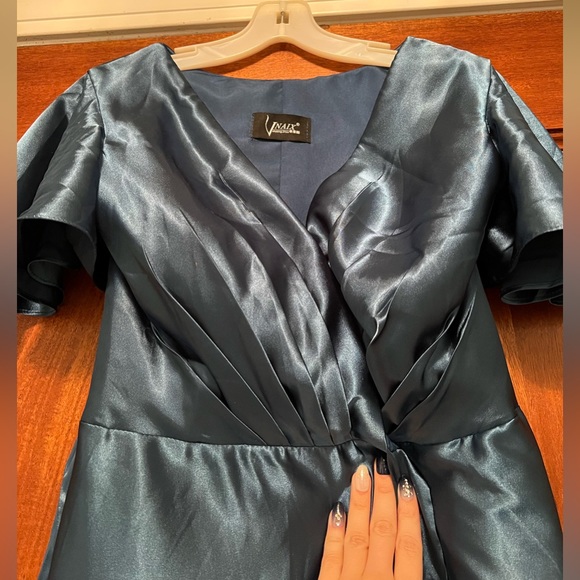 BRIDESMAID GOWN - Picture 2 of 8